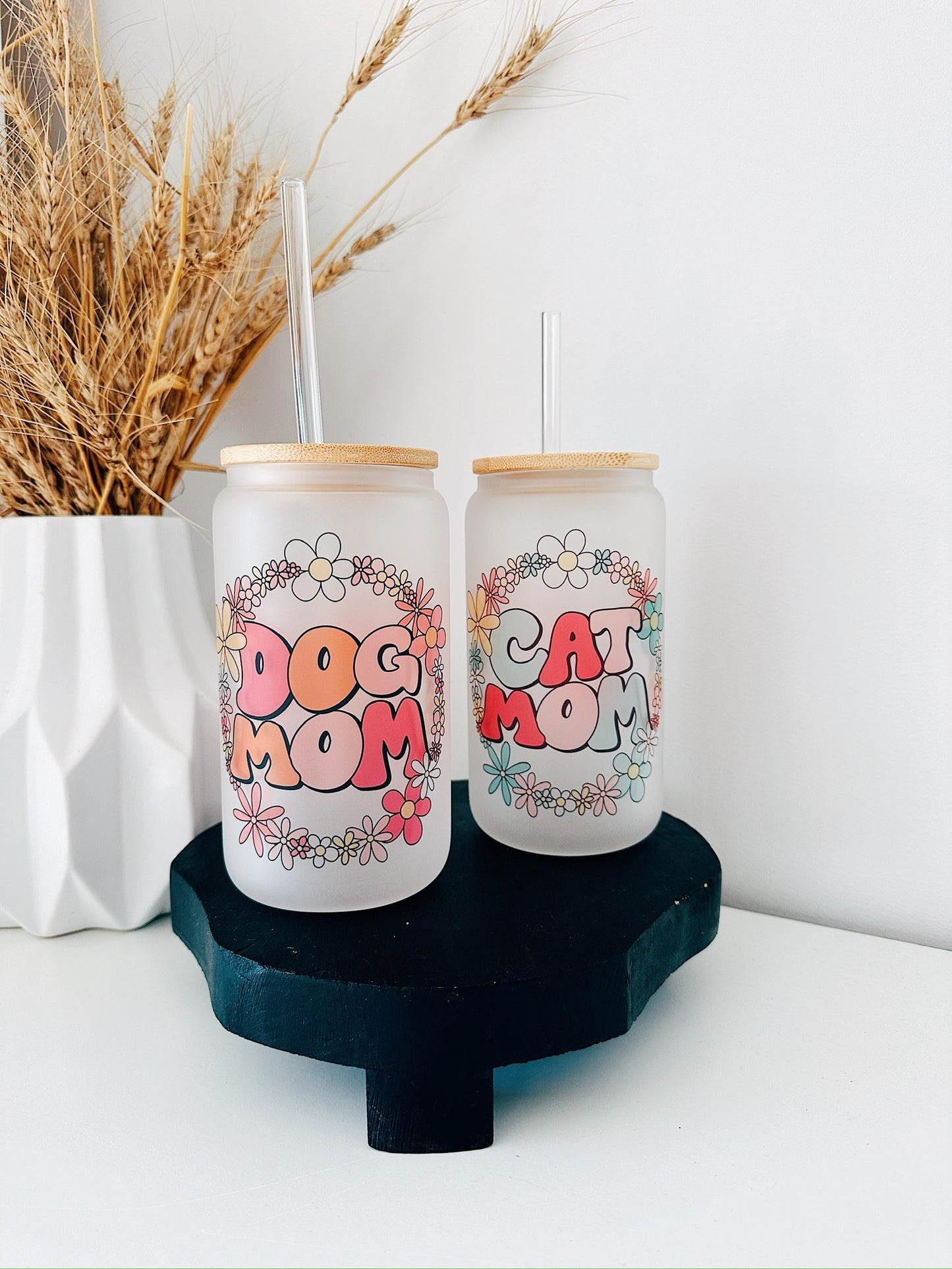 Dog Mom Glass tumbler with lid and straw